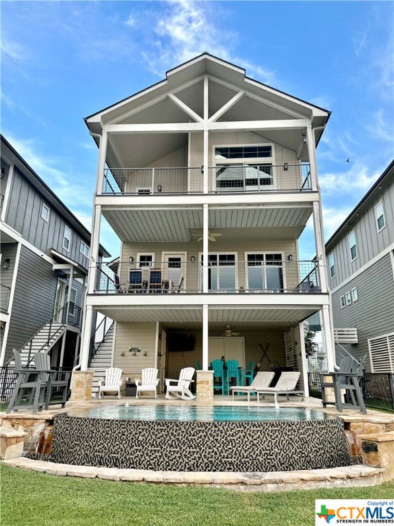 Island Cir, Kingsland, TX 78639