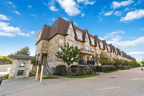 107-320 John St, Thornhill, ON, L3T0B1 | Card Image