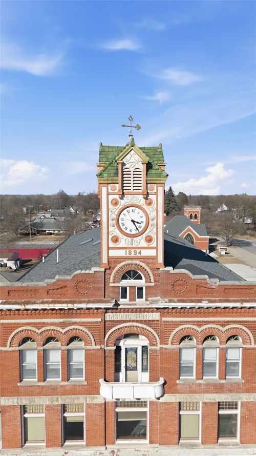 2-111 Nw 2nd St, Stuart, IA, 50250-7704 | Card Image