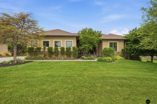 9650 Cotswold Ln, Lincoln, NE, 68526-6040 | Card Image