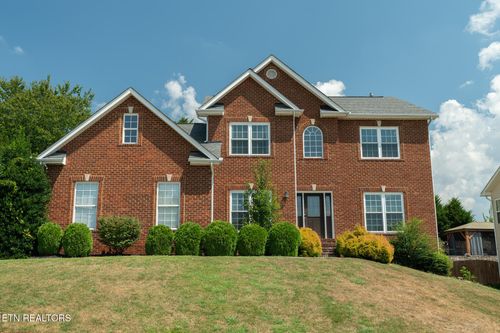 2582 Berringer Station Ln, Knoxville, TN, 37932-1487 | Card Image