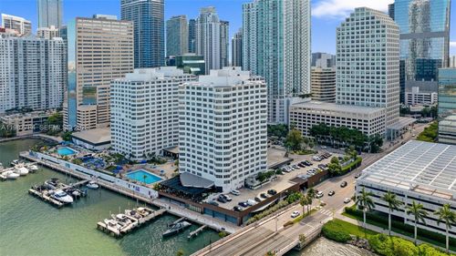 361-801 Brickell Bay Dr, Miami, FL, 33131-2952 | Card Image