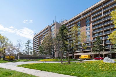 808 - 2929 Aquitaine Ave, Condo with 2 bedrooms, 1 bathrooms and 1 parking in Mississauga ON | Image 1