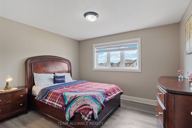25 Queensway Dr, House other with 3 bedrooms, 4 bathrooms and 4 parking in Strathroy ON | Image 19