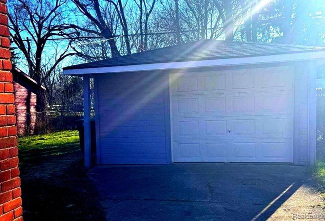 19490 Greenview Ave, House other with 3 bedrooms, 2 bathrooms and null parking in Detroit MI | Image 8