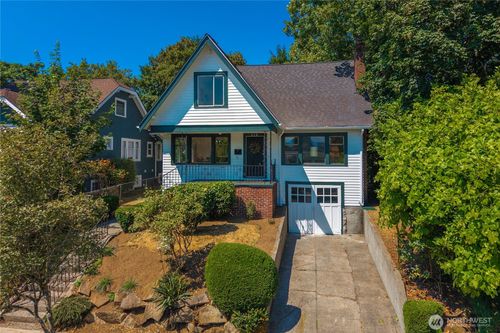 319 29th Ave, Seattle, WA, 98122-6215 | Card Image