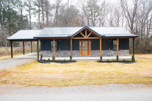 279 Oakgrove Rd, Selmer, TN, 38375 | Card Image