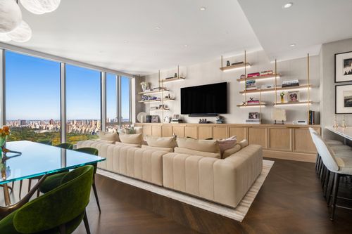 46b-217 W 57th St, New York, NY, 10019-2168 | Card Image