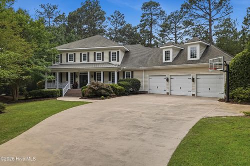 120 Woodenbridge Ln, Pinehurst, NC, 28374-8211 | Card Image
