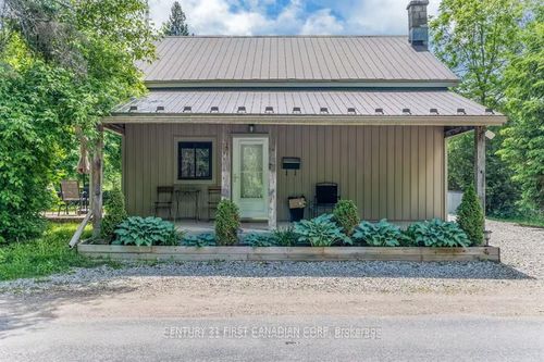 unit-b-705 Conservation Dr, Waterloo, ON, N2J3Z4 | Card Image