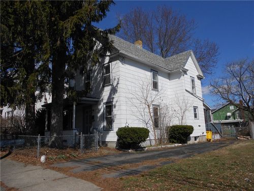 862 Magee St, Elmira, NY, 14901-2135 | Card Image