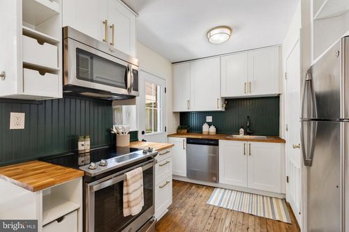 2207 6th St S, ARLINGTON, VA, 22204-2108 | Card Image