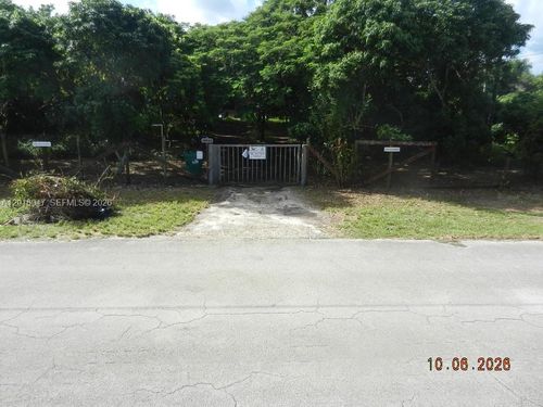 18950 Sw 240th St, Homestead, FL, 33031-3464 | Card Image