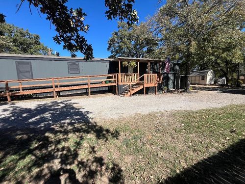 126 Briar Oaks Dr, Azle, TX, 76020-6916 | Card Image