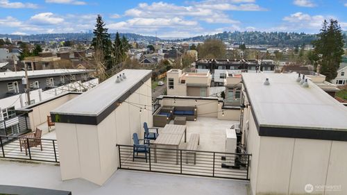 2605 Nw 64th St, Seattle, WA, 98107-2456 | Card Image