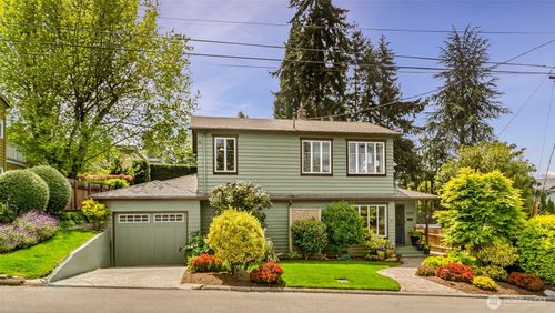 10218 Ne 65th St, Kirkland, WA, 98033-6927 | Card Image