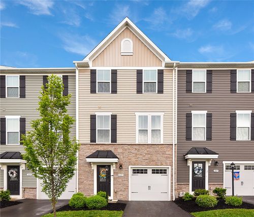 225 Chesna, Whitehall, PA, 15234 | Card Image