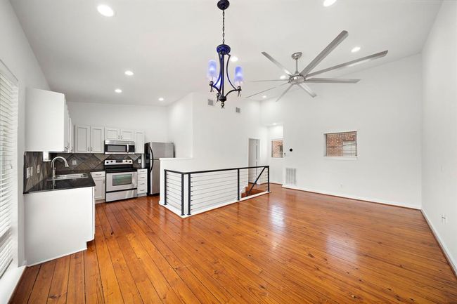 APT-7 - 5920 Fairdale Ln, Townhouse with 2 bedrooms, 3 bathrooms and null parking in Houston TX | Image 7