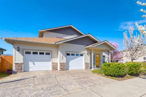 356 Bayou Pl, Grants Pass, OR, 97526-1376 | Card Image