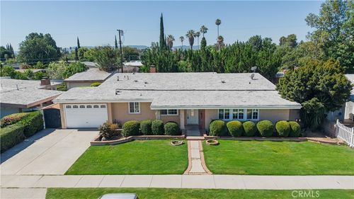 19448 Blythe St, Reseda, CA, 91335-1619 | Card Image