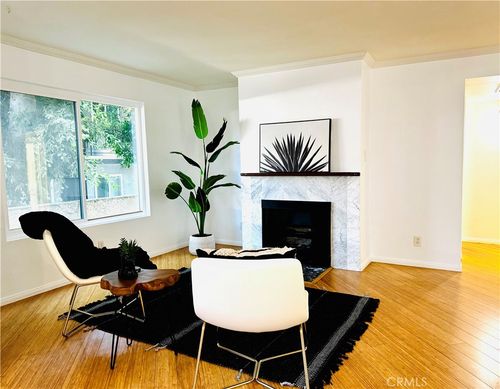 unit-106-1237 E 6th St, Long Beach, CA, 90802-7040 | Card Image