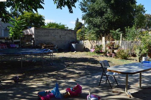 17 E St, Pittsburg, CA, 94565 | Card Image
