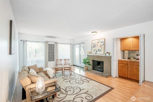 ee11-15141 Sunwood Blvd, Tukwila, WA, 98188-7891 | Card Image