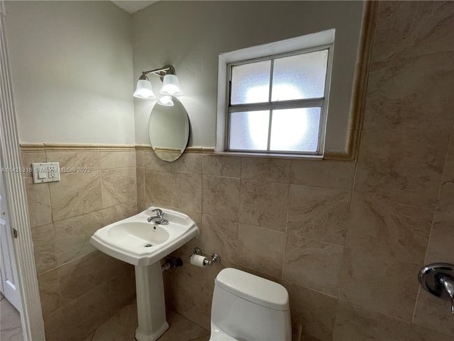 APT-1024 - 8650 Sw 67 Th Ave, Condo with 2 bedrooms, 3 bathrooms and null parking in Pinecrest FL | Image 14
