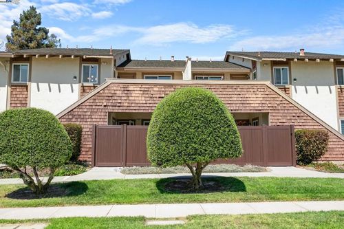 114 Hackamore Ln, Fremont, CA, 94539-7830 | Card Image