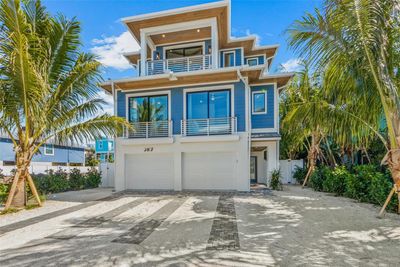 2407 Avenue C, House other with 7 bedrooms, 6 bathrooms and null parking in Bradenton Beach FL | Image 2