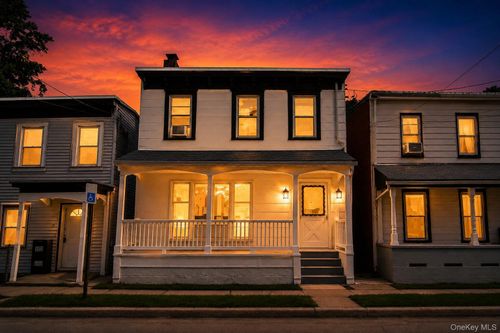 32 Hasbrouck St, Newburgh, NY, 12550-5401 | Card Image