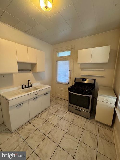 2-30 Cottage Ave, LANCASTER, PA, 17602-3212 | Card Image