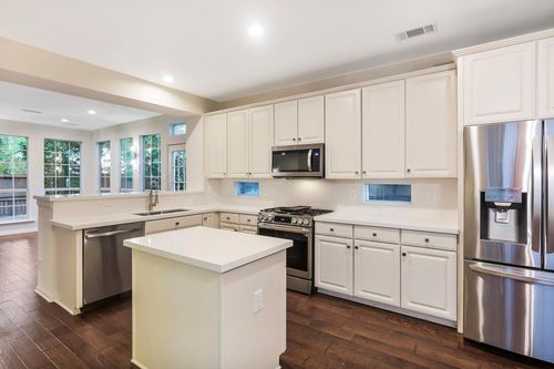 76 Piper Trce, The Woodlands, TX, 77381 | Card Image