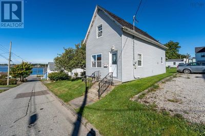 10 Store St, House other with 3 bedrooms, 2 bathrooms and null parking in Yarmouth NS | Image 1