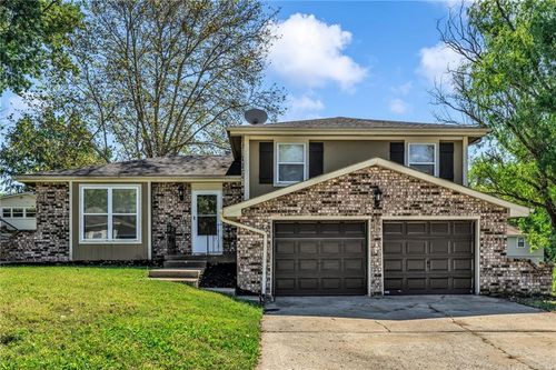 104 Se Sherri Ln, Blue Springs, MO, 64014-5046 | Card Image