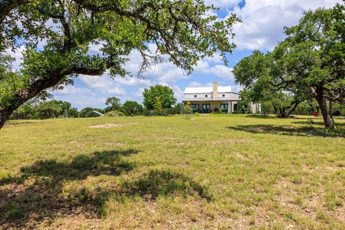 456 Colt Valley Rd, Fredericksburg, TX, 78624-2886 | Card Image
