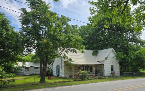 203 E Sherman St, Chico, TX, 76431-2813 | Card Image