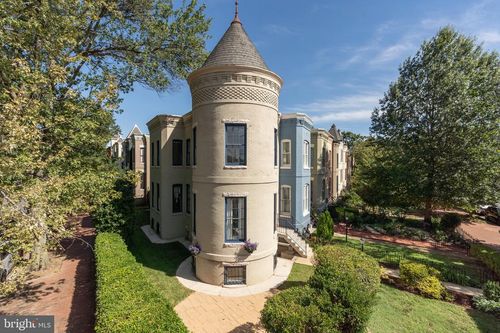300 N Carolina Ave Se, WASHINGTON, DC, 20003-2003 | Card Image