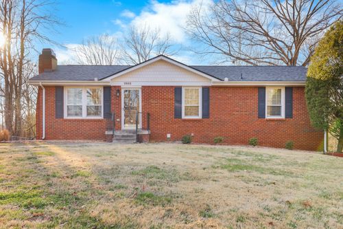 1802 Warren Dr, Clarksville, TN, 37040-6737 | Card Image