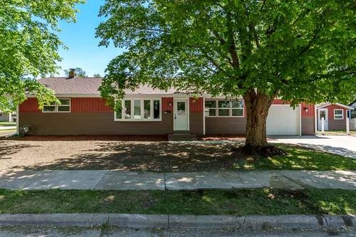 1103 Mitchell St, Janesville, WI, 53546-5526 | Card Image