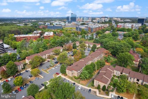 apt-1b-2042 Royal Fern Ct, RESTON, VA, 20191-2042 | Card Image