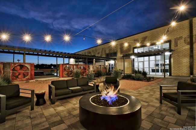 APT-306 - 215 Coca Cola Pl, Condo with 4 bedrooms, 2 bathrooms and null parking in San Antonio TX | Image 9
