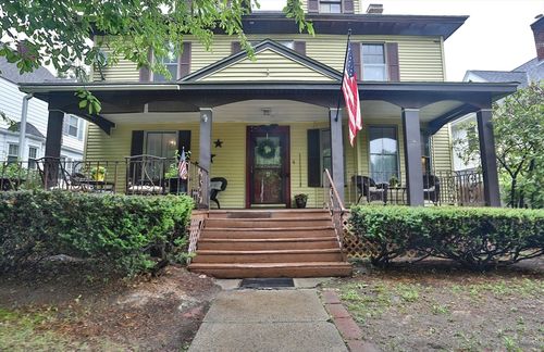 4 Trowbridge Rd, Worcester, MA, 01609 | Card Image