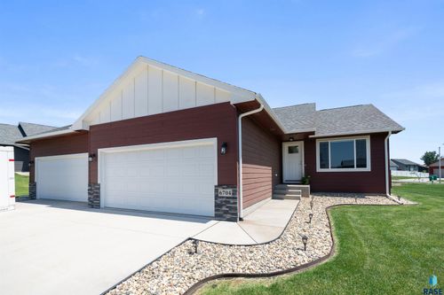 6704 W Viola Ct, Sioux Falls, SD, 57107-1627 | Card Image