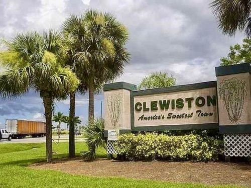 324 Pine Cone Ave, CLEWISTON, FL, 33440-7950 | Card Image