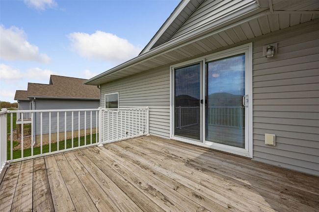 3211 35 Th Ave, Condo with 3 bedrooms, 3 bathrooms and null parking in Marion IA | Image 24