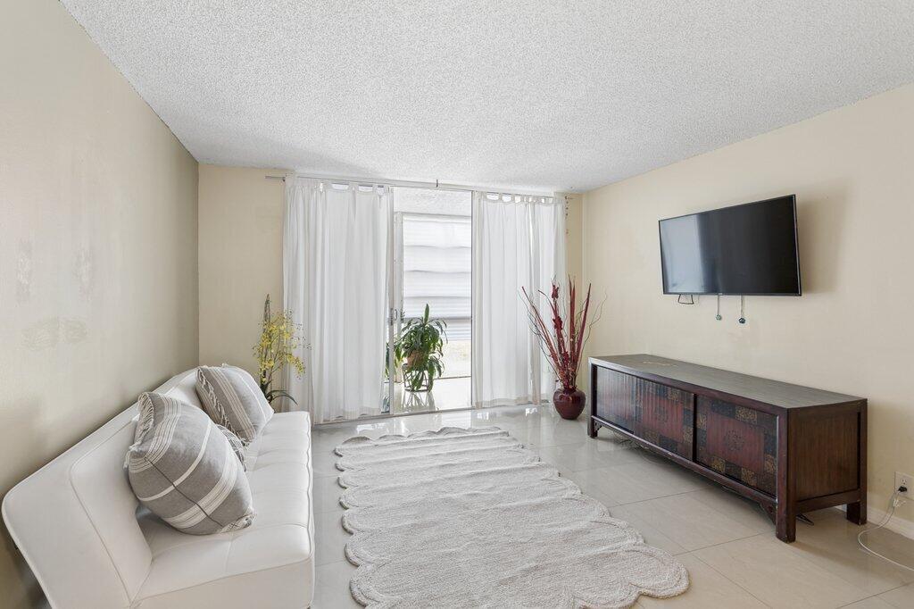 Residential in Lauderdale Lakes 2