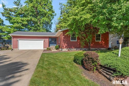 108 N Rose Dr, Auburn, IL, 62615-9311 | Card Image