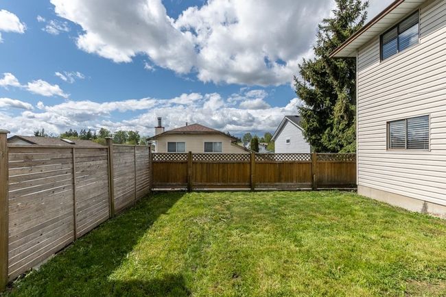 11392 230 Street, House other with 3 bedrooms, 2 bathrooms and 4 parking in Maple Ridge BC | Image 29