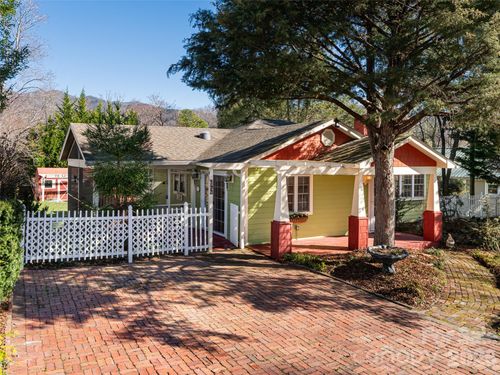 113 5th St, Black Mountain, NC, 28711-3143 | Card Image